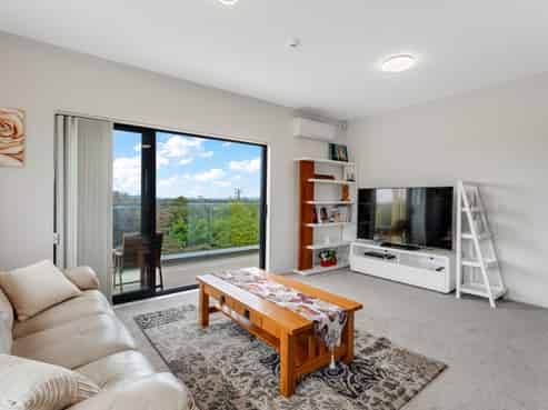 3 & 4/43A Waimumu Road, Massey