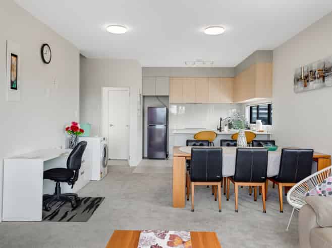 3 & 4/43A Waimumu Road, Massey