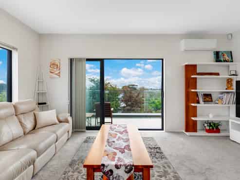 3 & 4/43A Waimumu Road, Massey