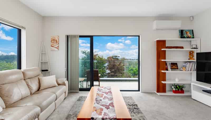 3 & 4/43A Waimumu Road, Massey