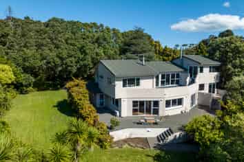 212 Carter Road, Oratia