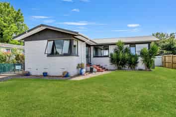 66 Lisa Crescent, Mangakakahi