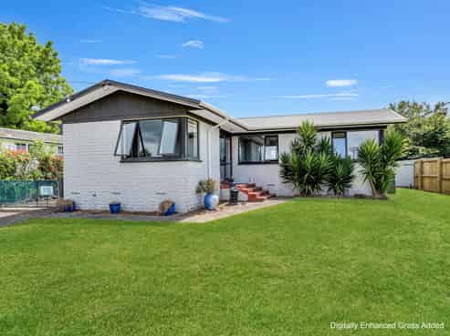 66 Lisa Crescent, Mangakakahi