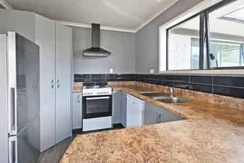 66 Lisa Crescent, Mangakakahi