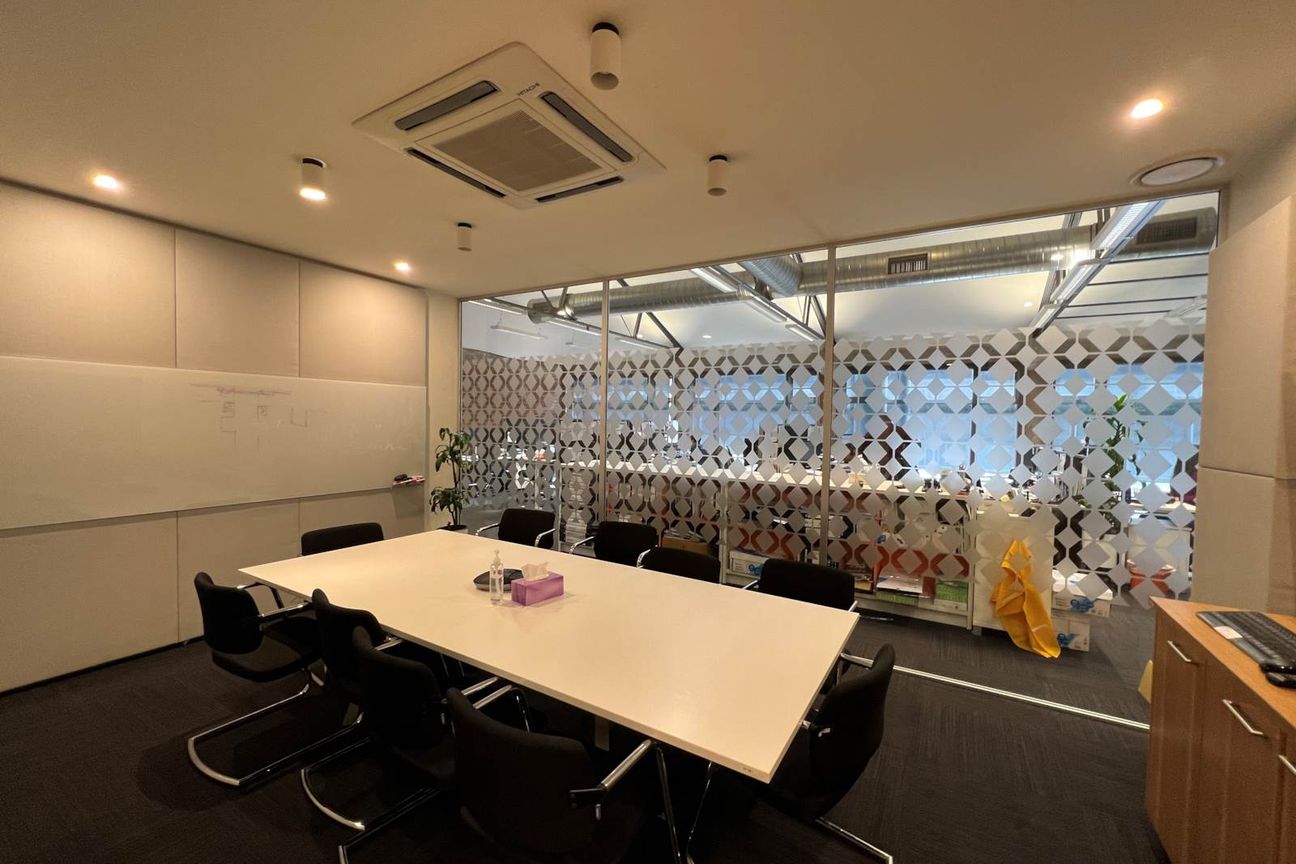 DREAM OFFICE ON DAVIS CRESCENT - Altro