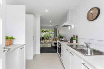 2/30 Gobray Crescent, Mount Maunganui