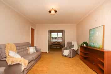 2/66 William Street, Ashburton