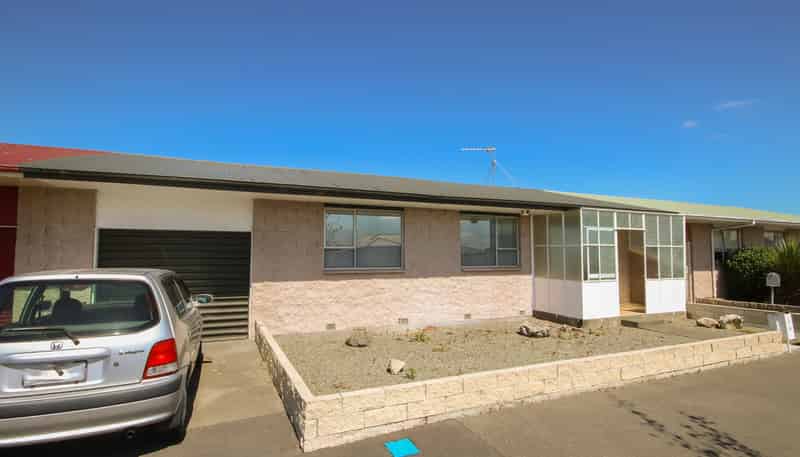 2/66 William Street, Ashburton