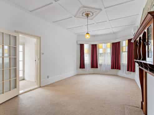 22 Lloyd Avenue, Mount Albert