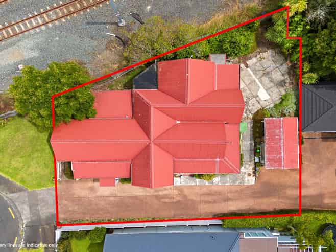 22 Lloyd Avenue, Mount Albert