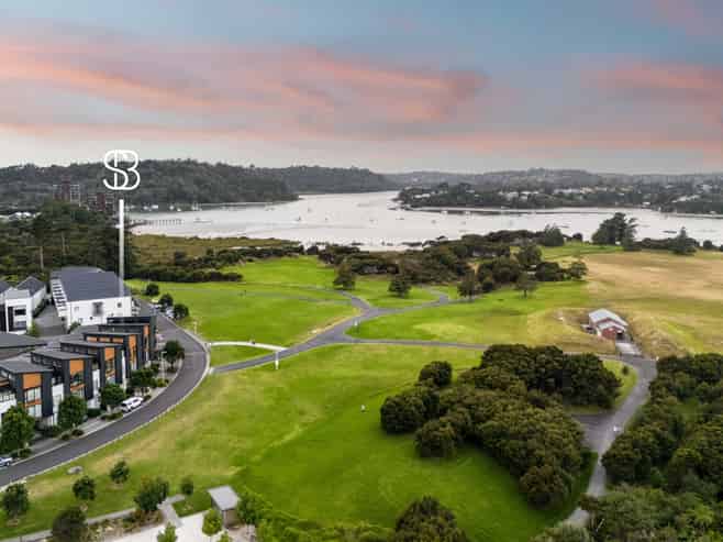 16 Catalina Bay Drive, Hobsonville