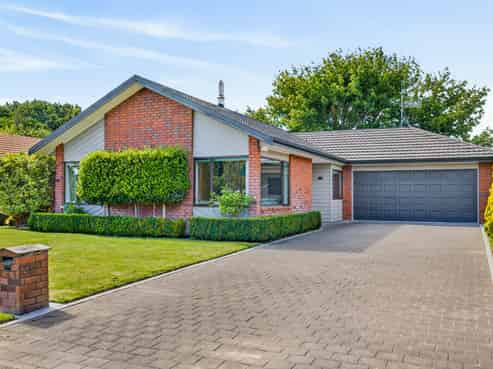 4 Hyatt Grove, Greenmeadows