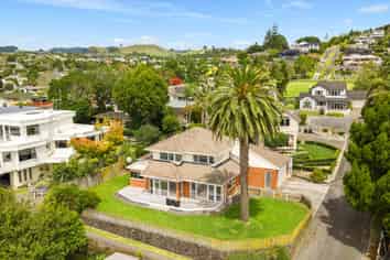 232 Welcome Bay Road, Welcome Bay