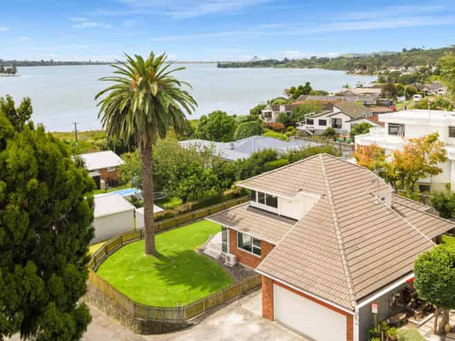 232 Welcome Bay Road, Welcome Bay