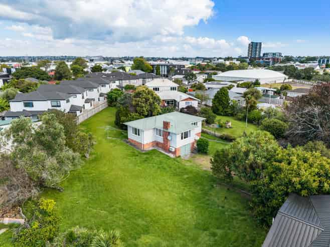 27 Reid Road, New Lynn