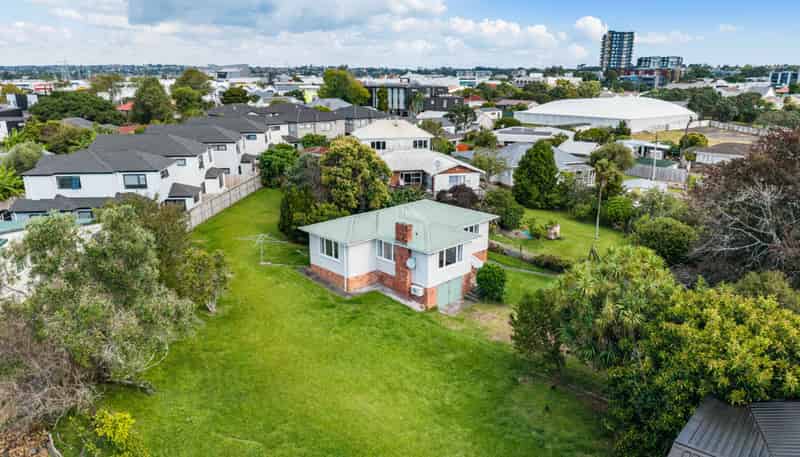 27 Reid Road, New Lynn