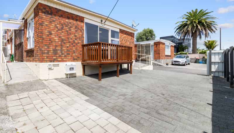 303A Devon Street West, New Plymouth Central