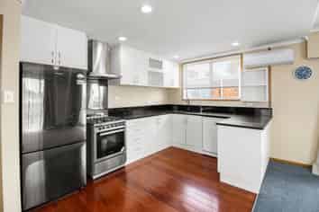 303A Devon Street West, New Plymouth Central