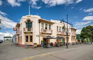 Iconic Ahuriri Pub – Strong Turnover & Gaming