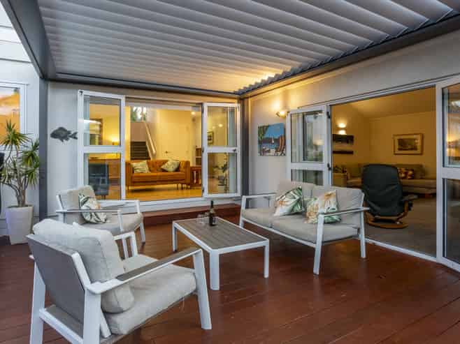 16 Waipuia Place, Greenhithe