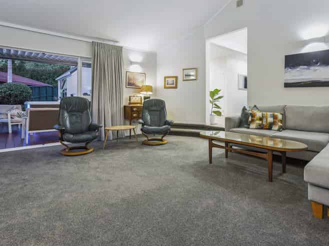 16 Waipuia Place, Greenhithe