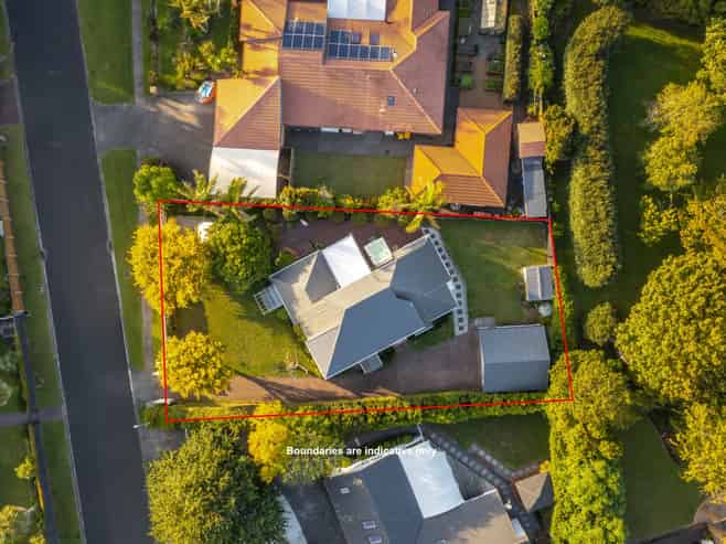 16 Waipuia Place, Greenhithe