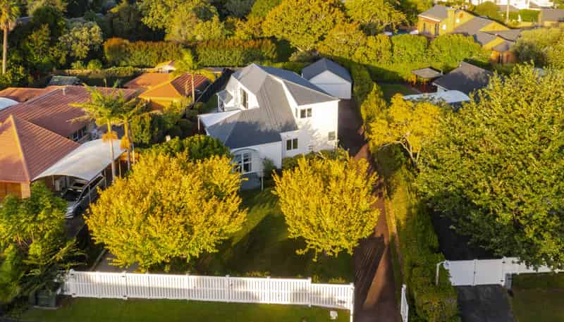 16 Waipuia Place, Greenhithe