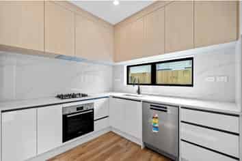 2/31 McLeod Road, Weymouth