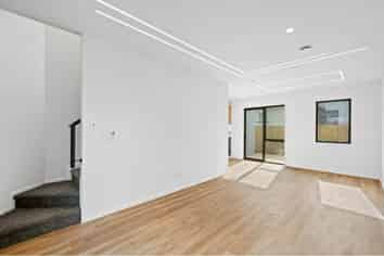 2/31 McLeod Road, Weymouth