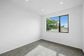 2/31 McLeod Road, Weymouth