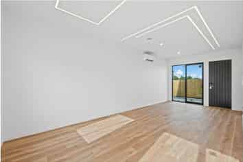 2/31 McLeod Road, Weymouth