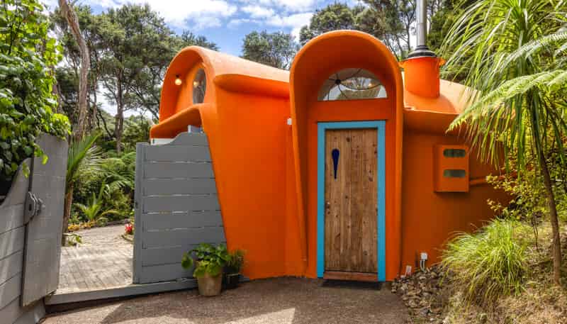 54 Crescent Road East, Ostend