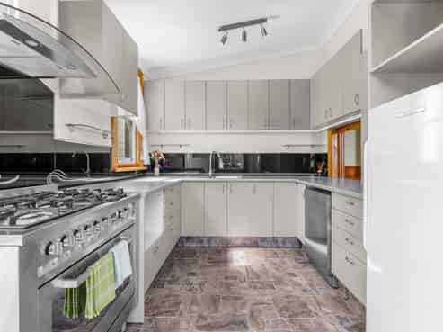 30a Pohutukawa Place, Bell Block