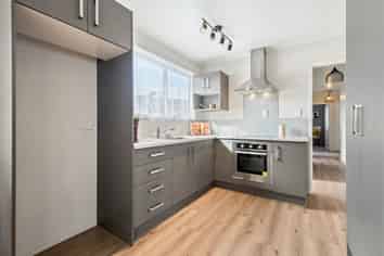 364 Roscommon Road, Manurewa