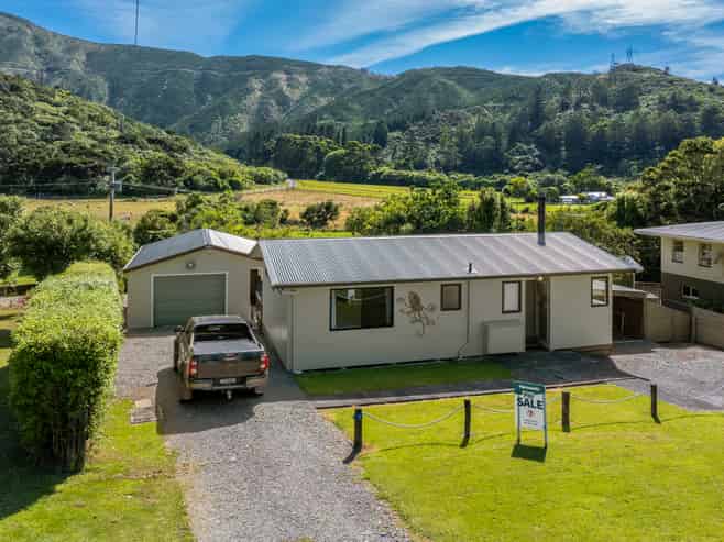 7 Hakahaka Road, Port Underwood