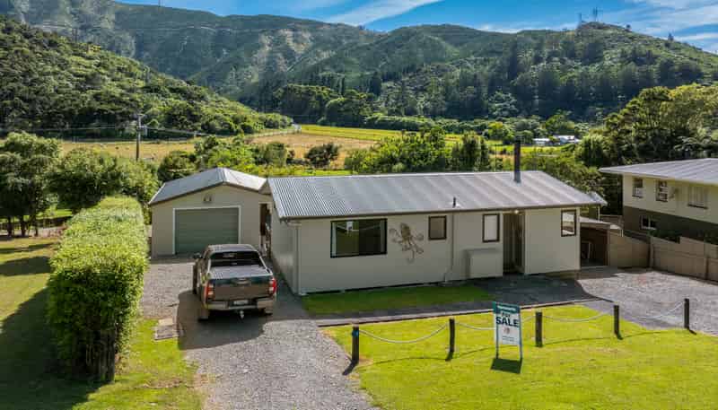 7 Hakahaka Road, Port Underwood