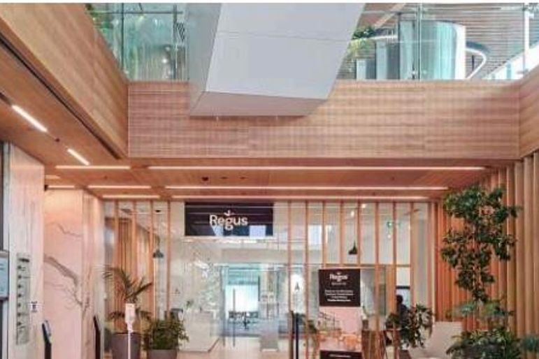 Modern Office for Six Staff - Aanzicht 3