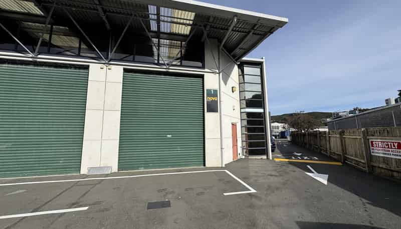 1/98 Main Road, Tawa