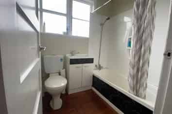 8 Armstrong Street, Huntly