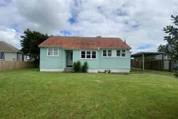 8 Armstrong Street, Huntly