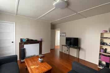 8 Armstrong Street, Huntly