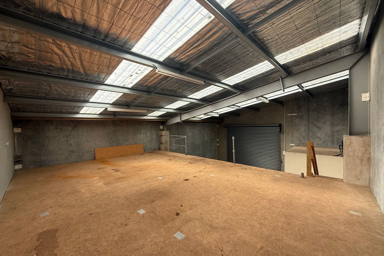 Tidy and Well-Presented Industrial Unit. - Visning 5