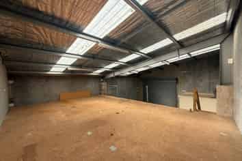 Tidy and Well-Presented Industrial Units. 