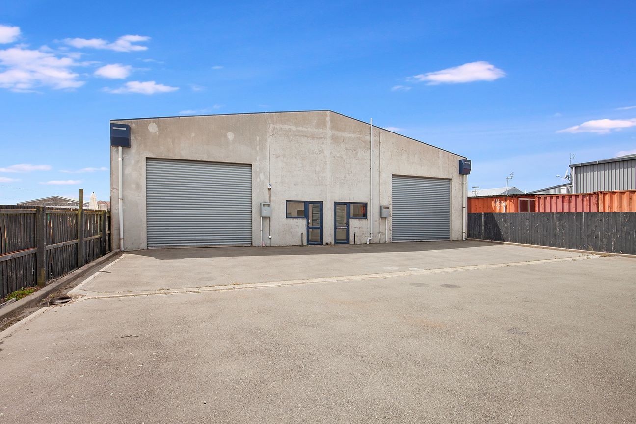 Tidy and Well-Presented Industrial Unit. - Visning 2