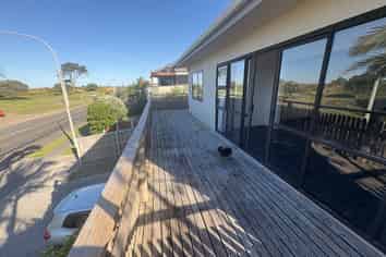 702 Papamoa Beach Road, Papamoa Beach