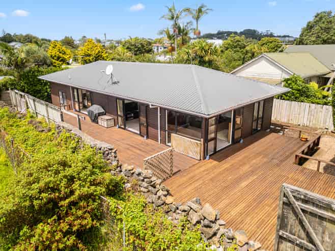 9A Raetihi Crescent, Mount Albert