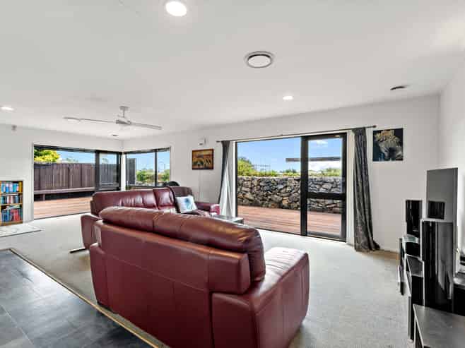 9A Raetihi Crescent, Mount Albert