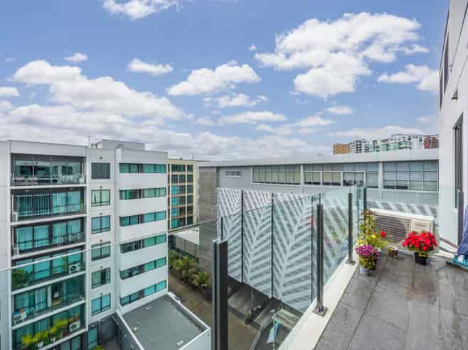 715/4 Dockside Lane, Auckland Central