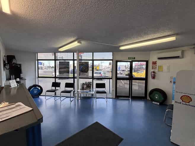 Workshop with profile on Hewletts Road