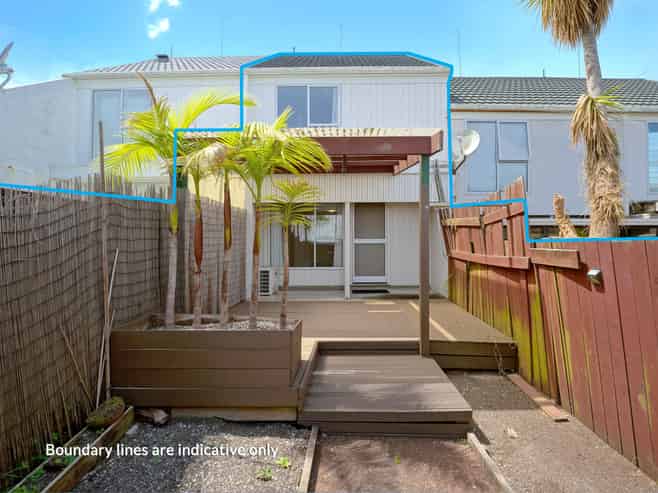 5/106 West Coast Road, Glen Eden